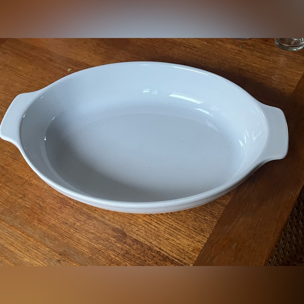 Emile Henry 305 baking dish. 14 x 11 Made in France